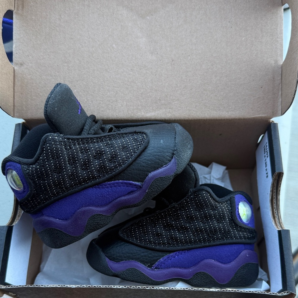 Jordan 13 Retro - Black/Court Purple